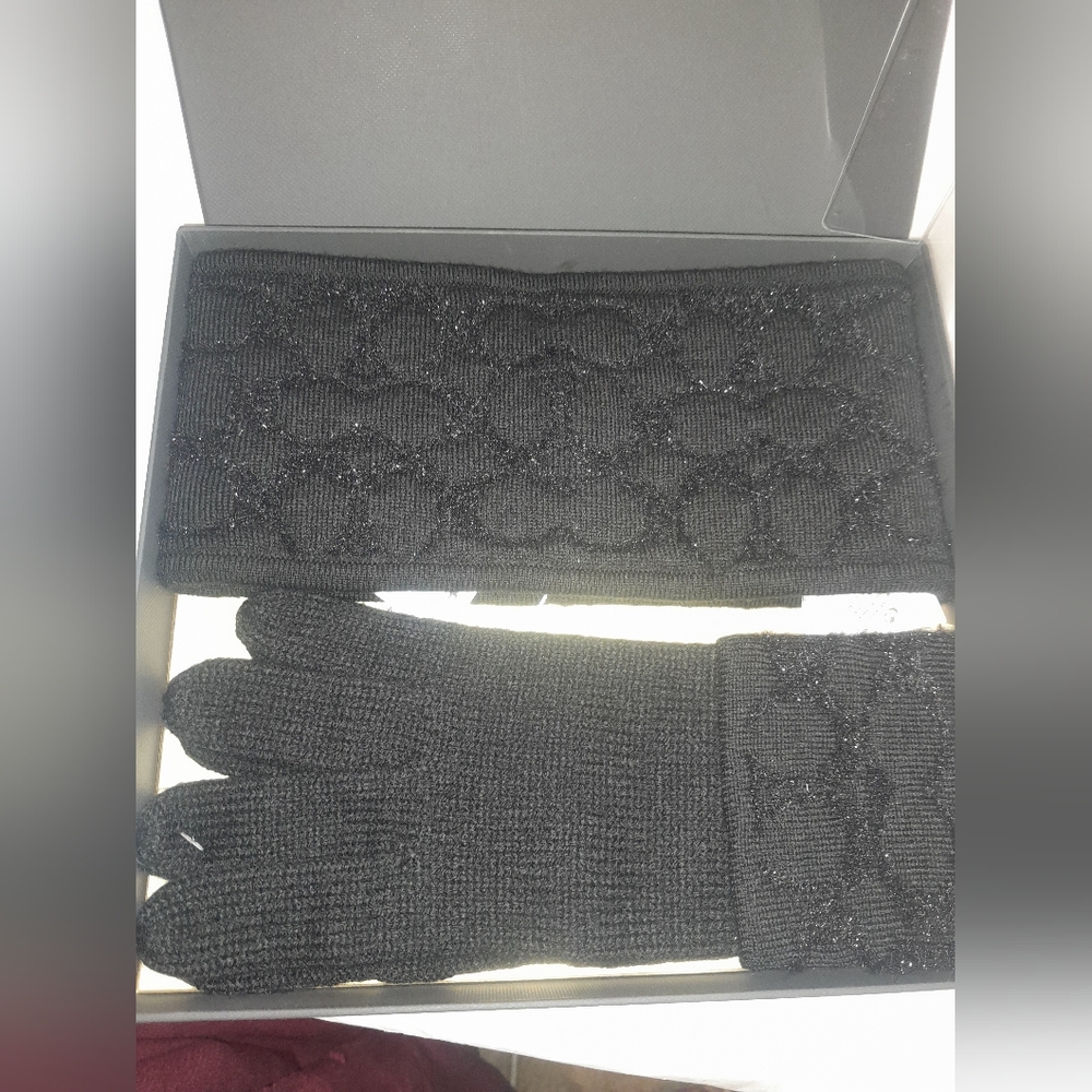 New Coach Gloves And Headband Set In Sing.Black With Gift Box NWT - Picture 5 of 11